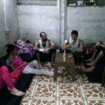 Βίντεο-σοκ: Ισραηλινοί όμηροι ανάβουν καντήλια στα τούνελ πριν εκτελεστούν