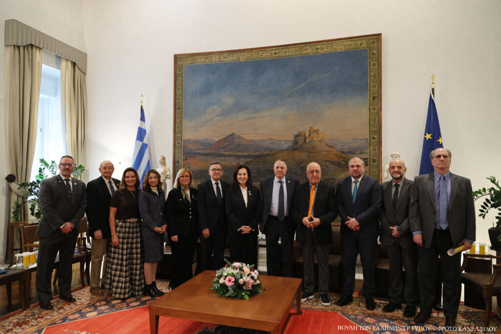 Συνάντηση του Προέδρου της Βουλής με τον Πρόεδρο και μέλη του Δ.Σ. της Πα.Δ.Ε.Ε.