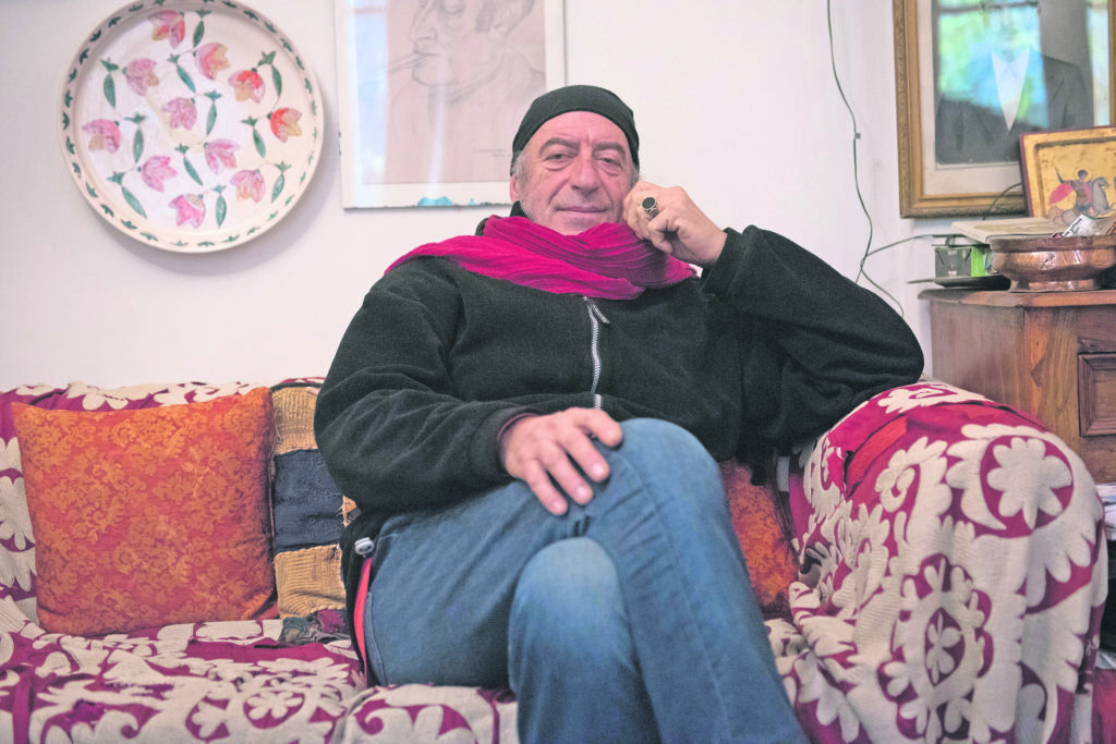 Θωμάς Κοροβίνης στον ΕΤ: «Οι φωνές που αγαπήσαμε δεν φεύγουν πραγματικά»