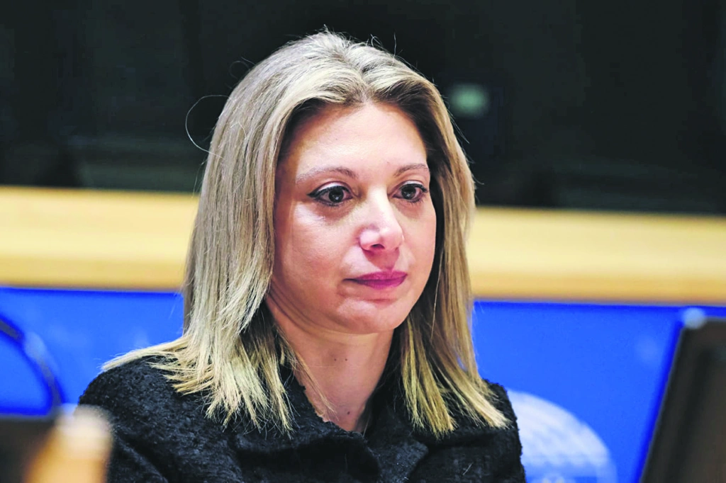 ΕΜΦΥΛΙΟΣ στην κοιλάδα των Τεμπών