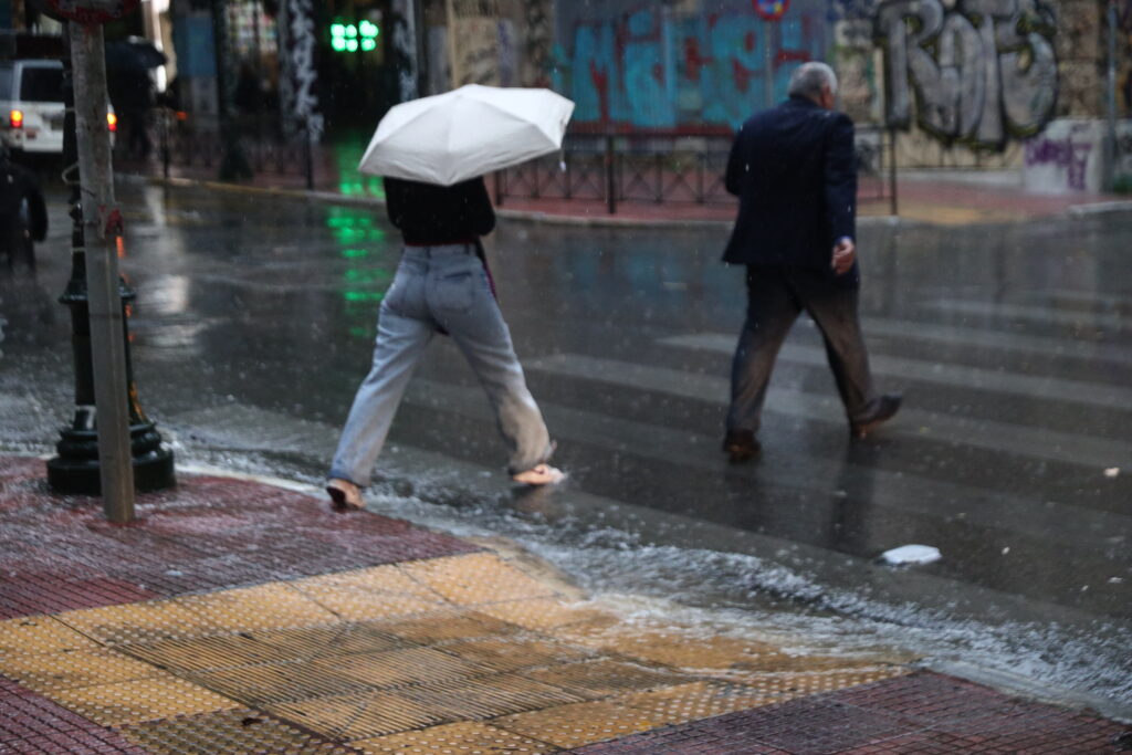Νέο έκτακτο δελτίο επικίνδυνων καιρικών φαινομένων από την ΕΜΥ – Κόκκινη προειδοποίηση