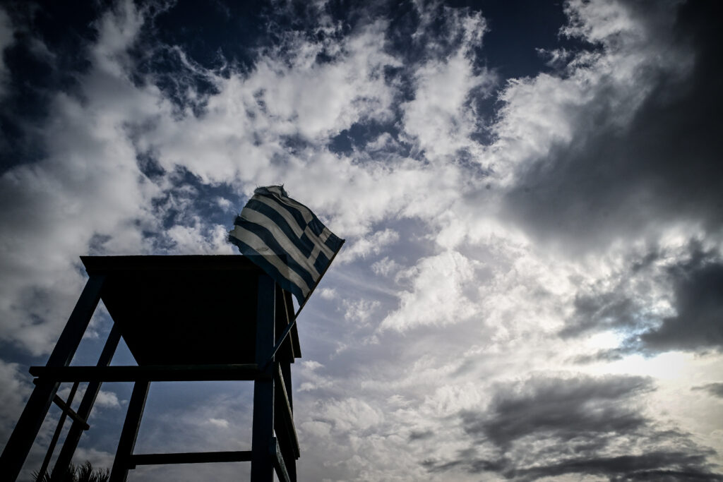 Καταιγίδες, χιόνια και θυελλώδεις άνεμοι – Η Ελλάδα μπαίνει σε 48 ώρες έντονης κακοκαιρίας