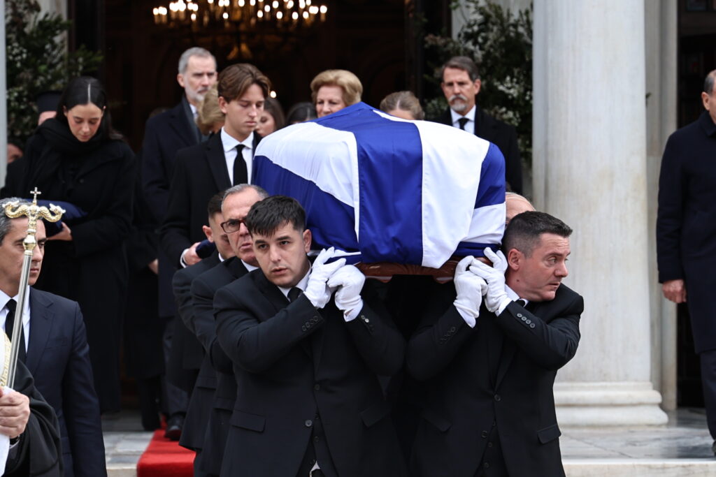 Πριγκίπισσα Ειρήνη: Σε στενό κύκλο η ταφή στο Τατόι – Τι προηγήθηκε, ποιοι έδωσαν το παρών στη