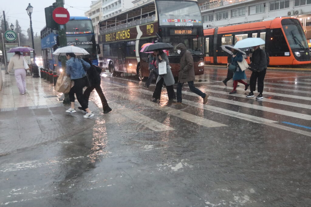 Ισχυρή κακοκαιρία προ των πυλών – Προειδοποιεί ο Μαρουσάκης – «Δεν υπερεκτιμούμε τις δυν