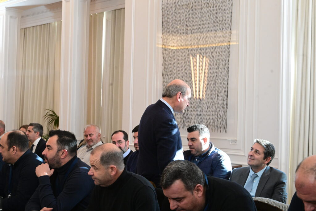 Στο Μαξίμου οι αγρότες για τη συνάντηση με τον πρωθυπουργό – Ποιοι έδωσαν το παρών