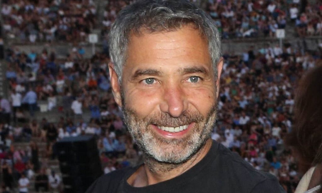ΠΟΙΟΣ ΕΙΝΑΙ Ο ΑΘΕΡΙΔΗΣ; Η Μποφίλιου;