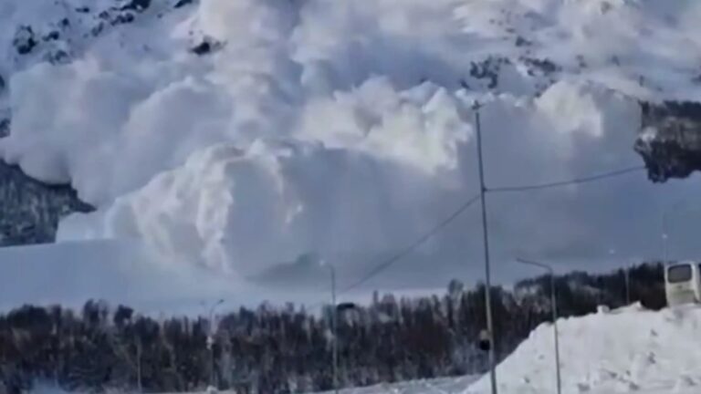 χιονοστιβάδα