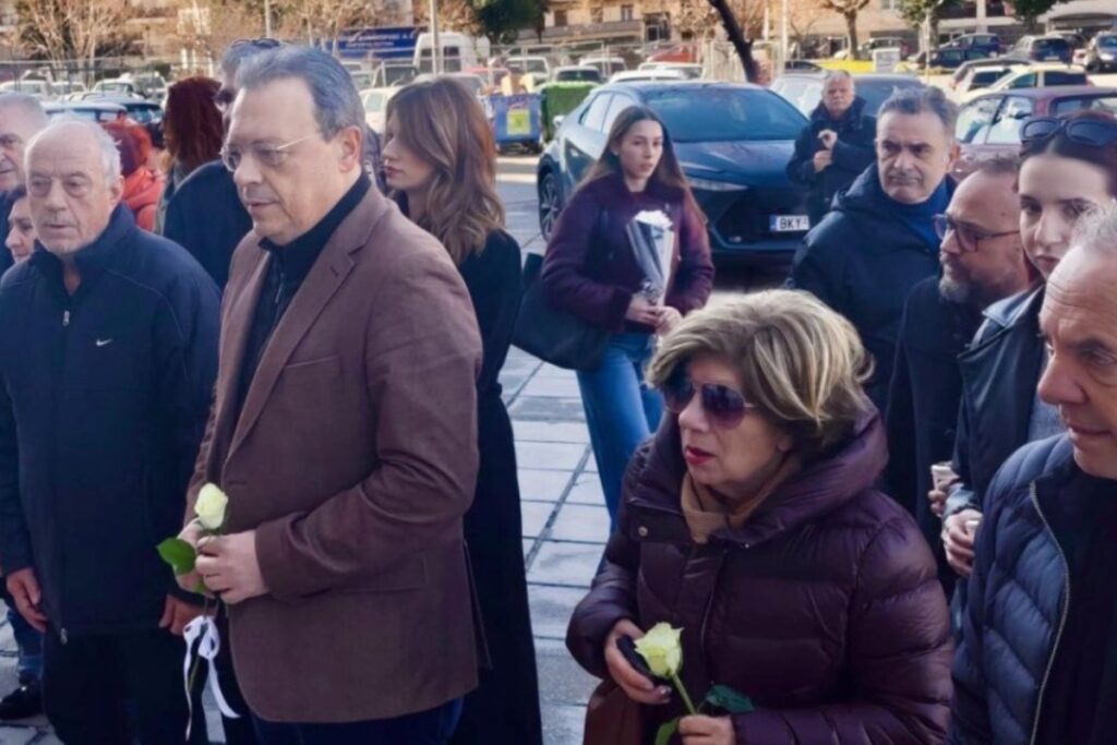 Στο γήπεδο της Τούμπας ο Φάμελλος: «Όλη η Ελλάδα πενθεί μαζί με τον ΠΑΟΚ» [Βίντεο]