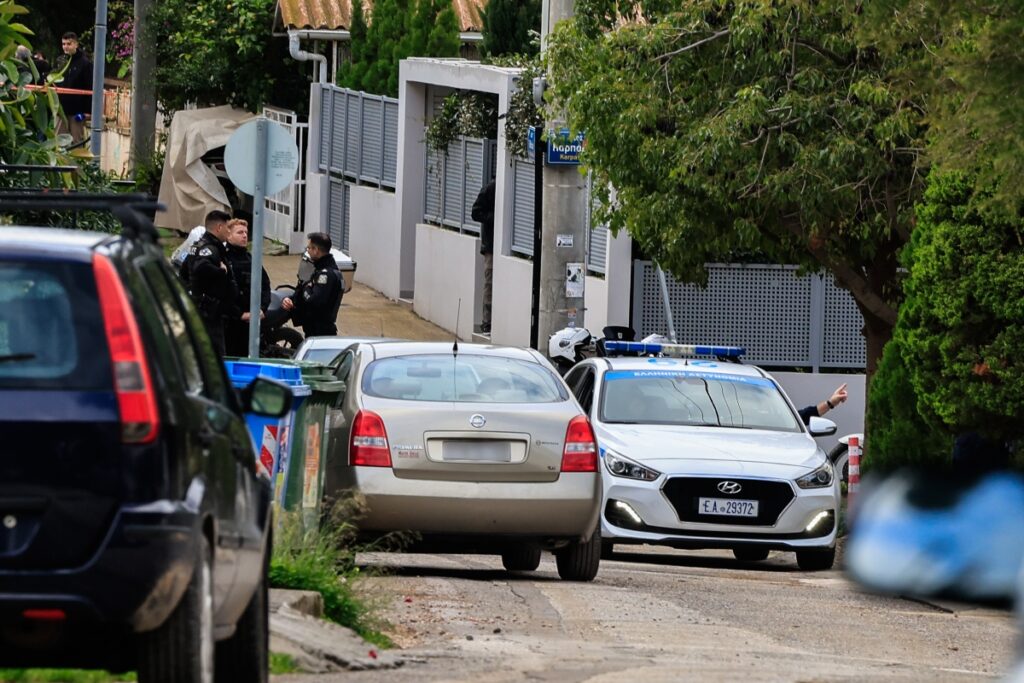 Έγκλημα στη Γλυφάδα: «Παιδί μου πέθανα, μη με σκοτώνεις άλλο» – Τα τελευταία λόγια του 80χρονο