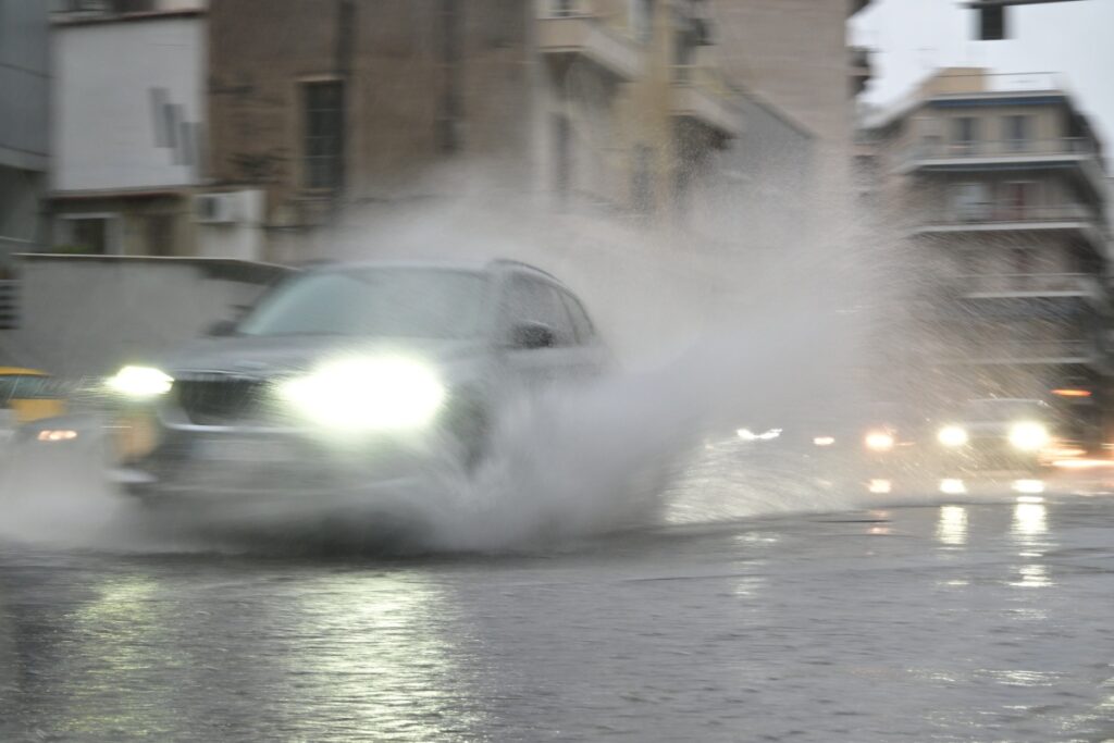 Κακοκαιρία: Πότε θα χτυπήσει το δεύτερο κύμα – Πού έπεσε ο μεγαλύτερος όγκος νερού