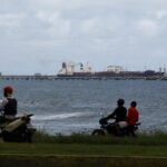 To πετρέλαιο υποχωρεί καθώς η αγορά αξιολογεί τις συνέπειες της επίθεσης στη Βενεζουέλα