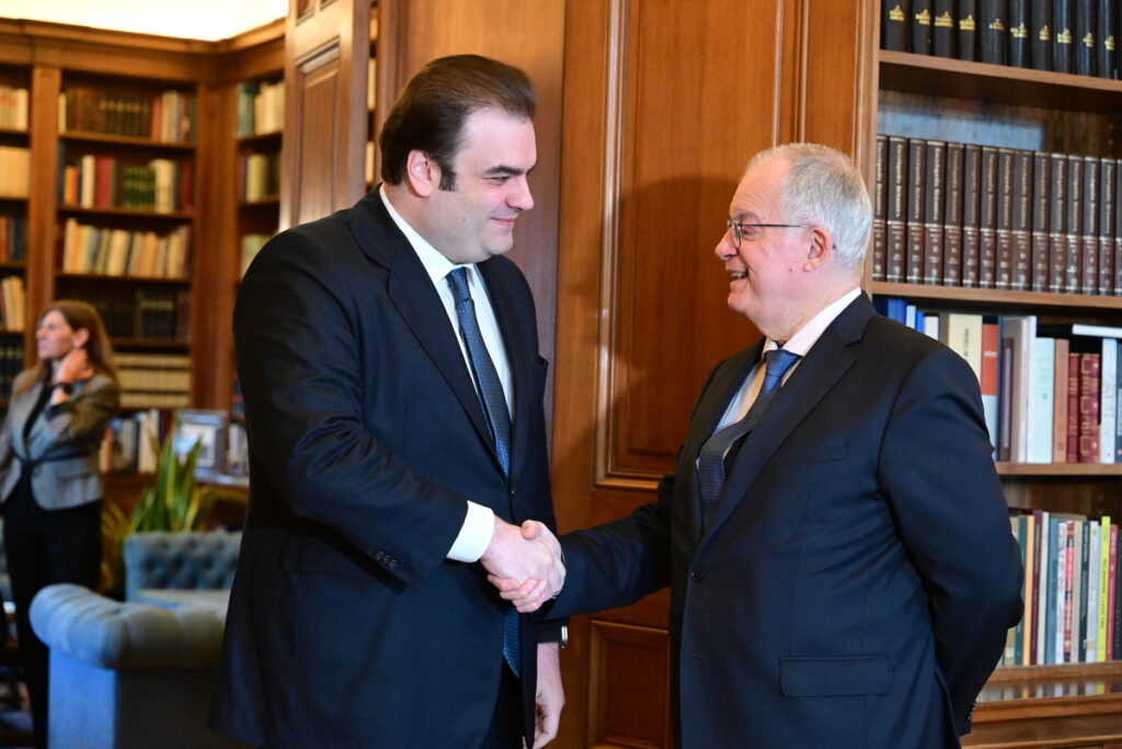 Συνάντηση Τασούλα – Πιερρακάκη στο Προεδρικό Μέγαρο: «Αυξημένο το κύρος της Ελλάδας στην Ευρώπη»