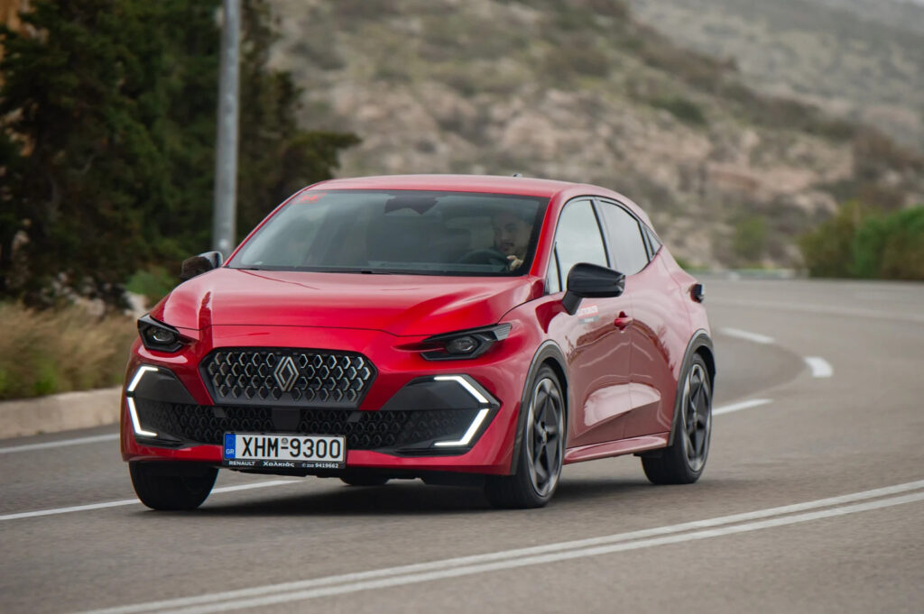 Οδηγούμε στην Ελλάδα το νέο Renault Clio E-Tech Hybrid – Πότε έρχεται το LPG;