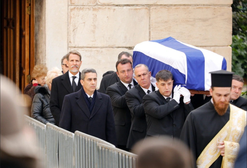 Πριγκίπισσα Ειρήνη: LIVE στη Μητρόπολη Αθηνών η κηδεία της – Ποιοι δίνουν το παρών