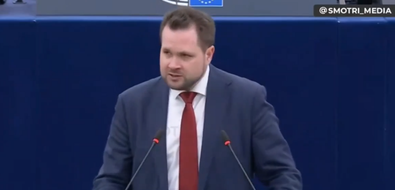 «Κύριε πρόεδρε, άντε και γ…»: Ξέσπασμα Δανού ευρωβουλευτή κατά του Τραμπ για τη Γροιλανδία [βίντεο]