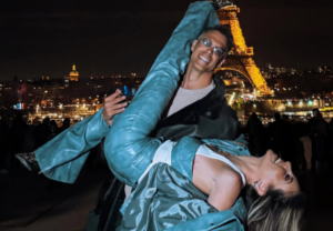 Αθηνά Οικονομάκου – Μπρούνο Τσερέλα: Ρομαντικό στιγμιότυπο στο Παρίσι με παθιασμένο φιλί μπροστά στον Πύργο του Άιφελ [βίντεο]