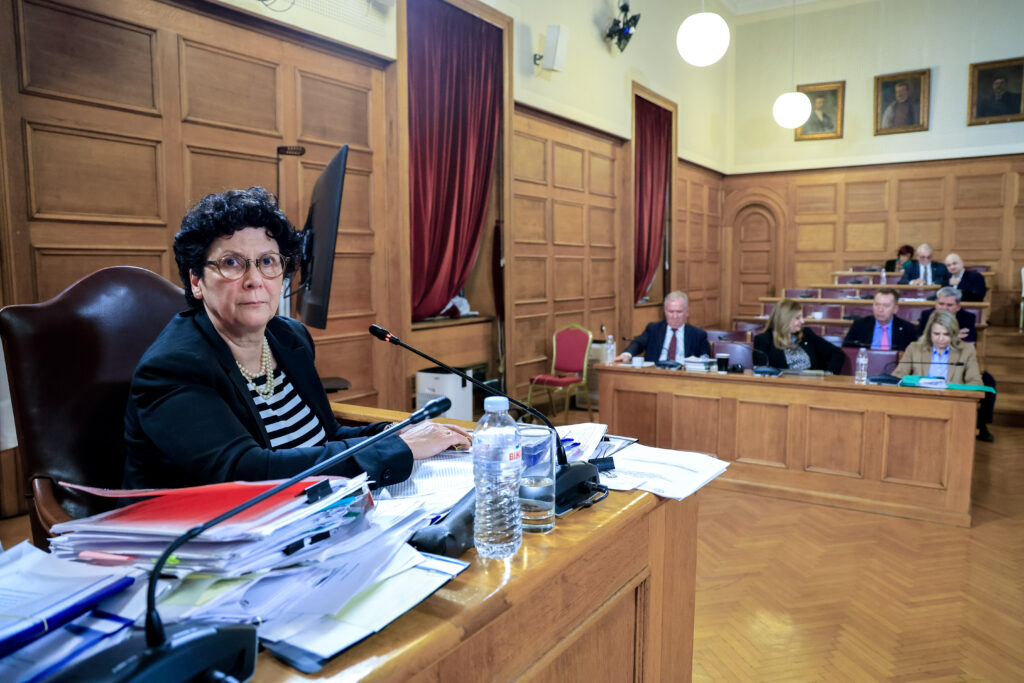 Χαλικιά στην Εξεταστική ΟΠΕΚΕΠΕ: «Να με πάρει ο «φραπές» με την Τυχεροπούλου να πάμε για ψαράκι» – Ενταση με τη Λιακούλη