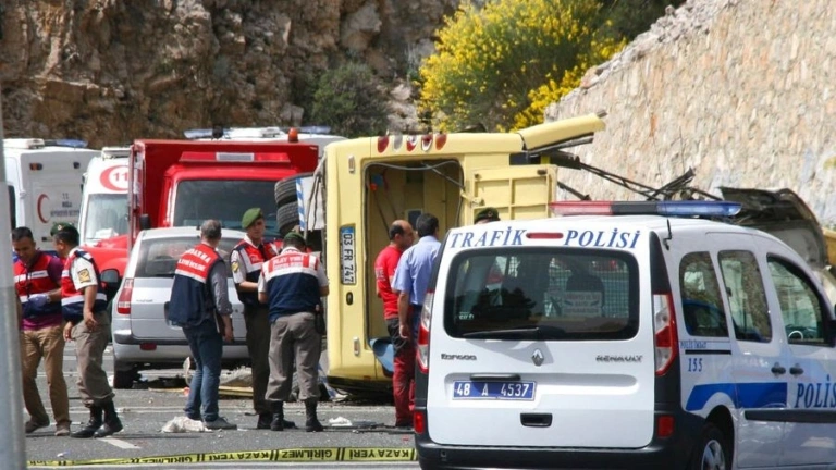 Τραγωδία στην Τουρκία: Οκτώ νεκροί και 26 τραυματίες σε τροχαίο με λεωφορείο στην Αττάλεια