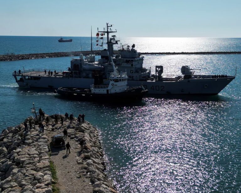 Η ΕΕ προχωρά στη δημιουργία υπερπόντιων κέντρων για μετανάστες – Αμφισβητείται η λίστα «ασφαλών τρίτων χωρών»