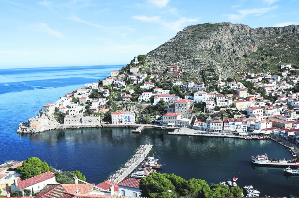 Ύδρα: Η Αρχόντισσα της Ιστορίας και των Τεχνών