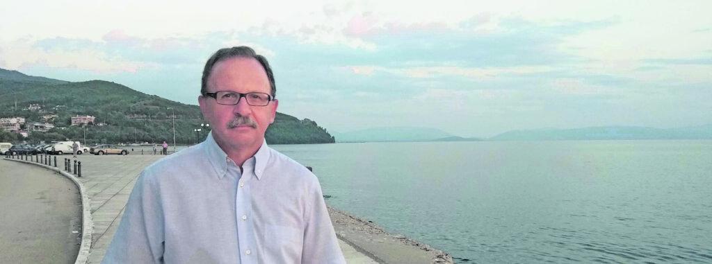 Ελπιδοφόρος Ιντζέμπελης στον ΕΤ: «Εκανα 25 χρόνια να γράψω το βιβλίο»