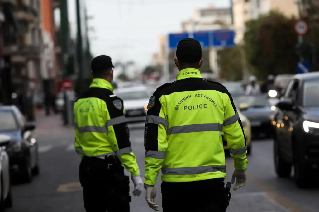 Μέσα σε μία εβδομάδα 1.135 οδηγοί έχασαν το δίπλωμα τους για ένα μήνα – Τι έκαναν;