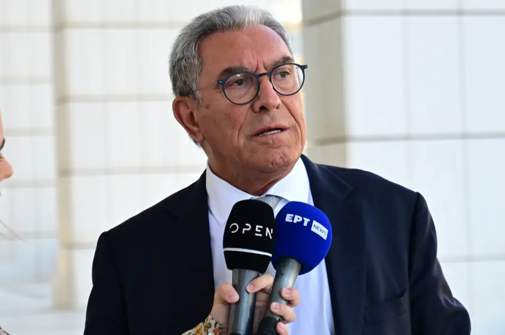 Τέμπη: Καπερνάρος κατά Ρούτσι – «Μας προπηλάκισε και κάνει τον νταή μέσα στη δικαστική αίθουσα