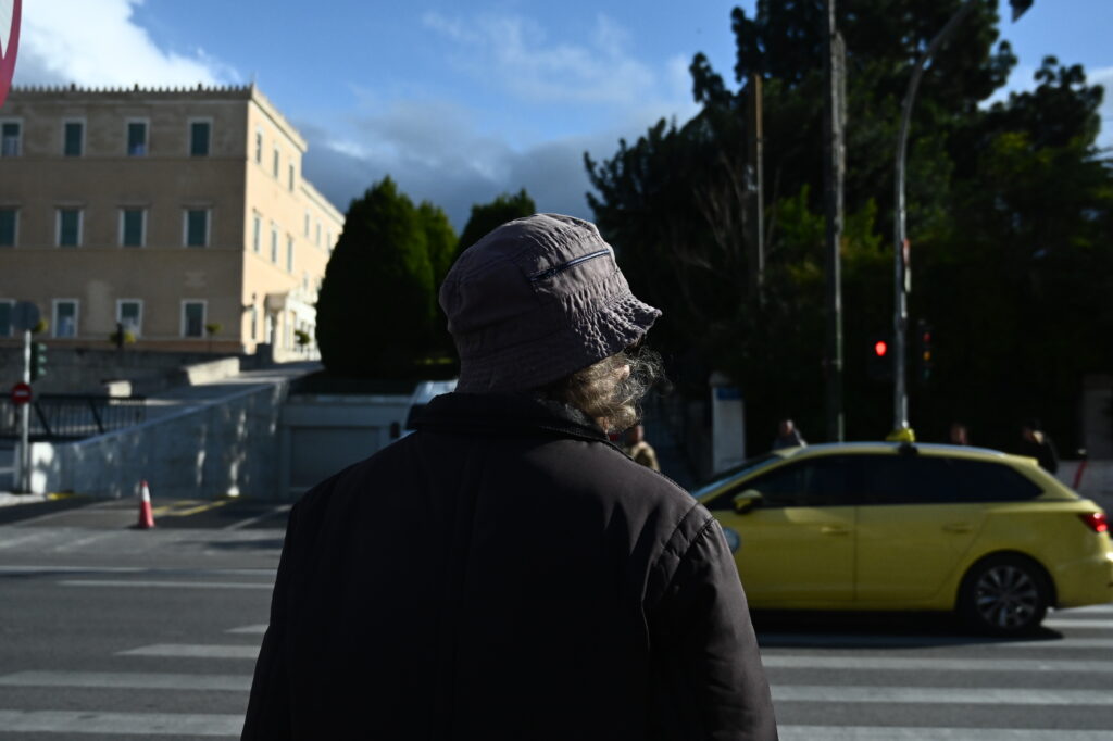 Καιρός: Νεφώσεις και βροχές στα νοτιοδυτικά – Πού θα κάνει περισσότερο κρύο