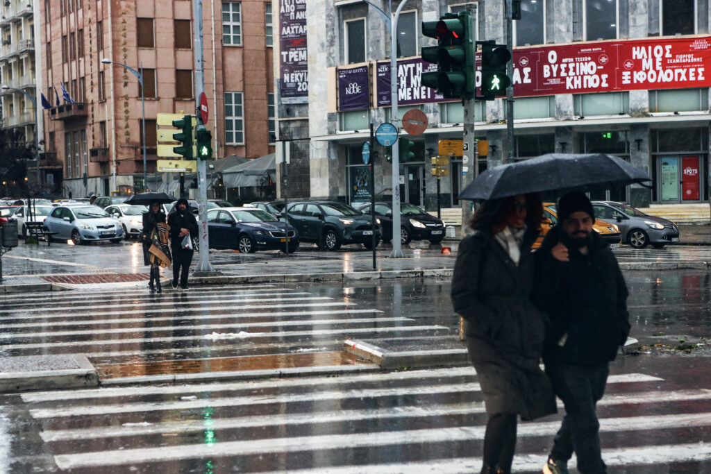 Έρχεται κύμα κακοκαιρίας με καταιγίδες, χαλάζι και αφρικανική σκόνη – Ποιες περιοχές θα «χτυπήσει» π