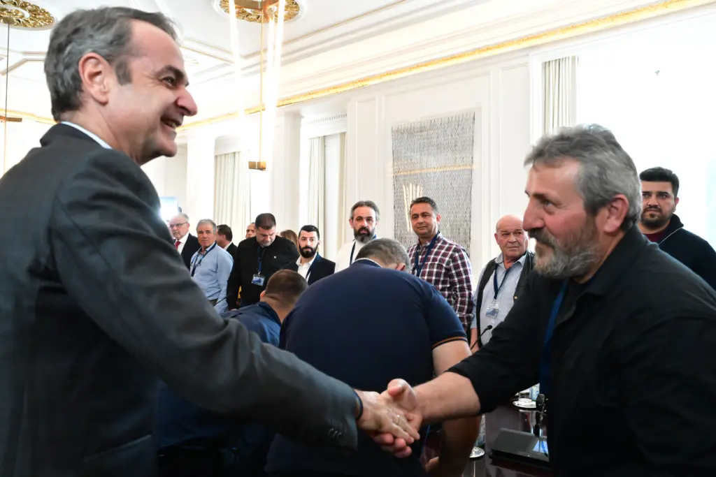 Ολοκληρώθηκε η συνάντηση κτηνοτρόφων με τον Κυριάκο Μητσοτάκη – Τσιάρας: Έγινε μια πολύ παραγω