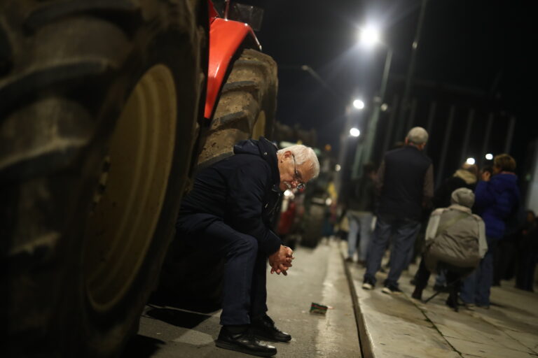 Αγρότες: Ολοκληρώθηκε το συλλαλητήριο της Πανελλαδικής Επιτροπής των Μπλόκων στο Σύνταγμα – Θα μείνουν τα τρακτέρ έξω από τη Βουλή