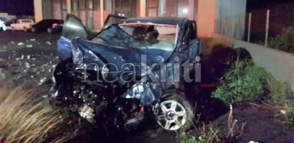 Κρήτη: Σοβαρό τροχαίο με τρεις τραυματίες στον Άγιο Νικόλαο – Το αυτοκίνητο προσέκρουσε σε τοίχο