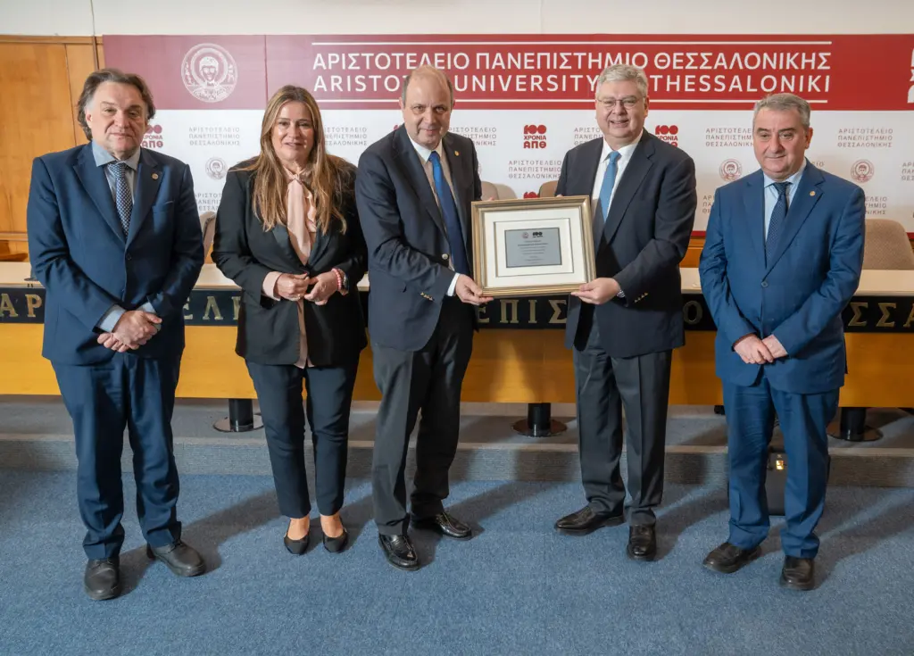 HELLENiQ ENERGY: Δωρεά εξοπλισμού στις Φοιτητικές Εστίες του ΑΠΘ
