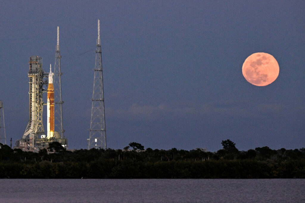Ανατροπή στα σχέδια της NASA: Πότε θα επιστρέψει ο άνθρωπος στη Σελήνη;