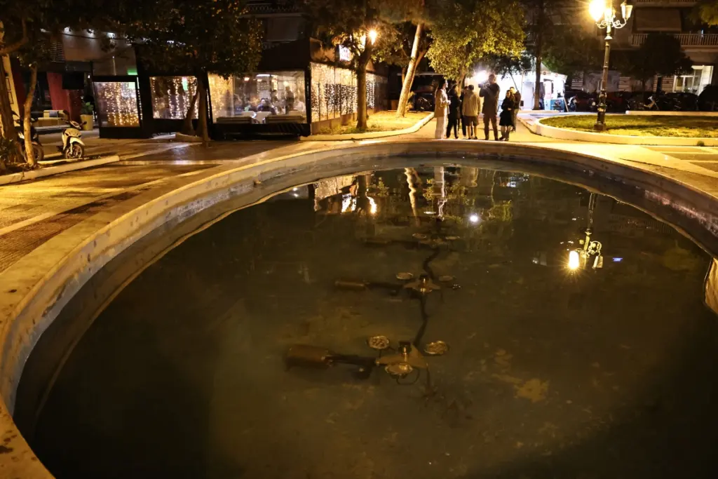 Καλλιθέα: Σε κρίσιμη κατάσταση στη ΜΕΘ το κοριτσάκι που έπεσε στο σιντριβάνι – Επανήλθε μετά α