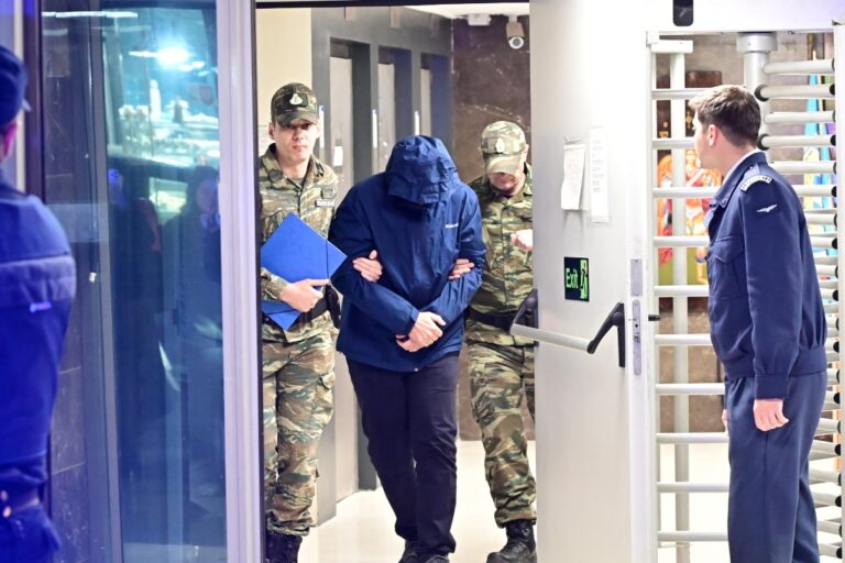 Υπόθεση κατασκοπείας: Η στρατολόγηση του Σμήναρχου μέσω LinkedIn και οι εντολές που έδινε ο «Στίβεν» – Τα πρόσωπα που μπήκαν στο κάδρο των Αρχών