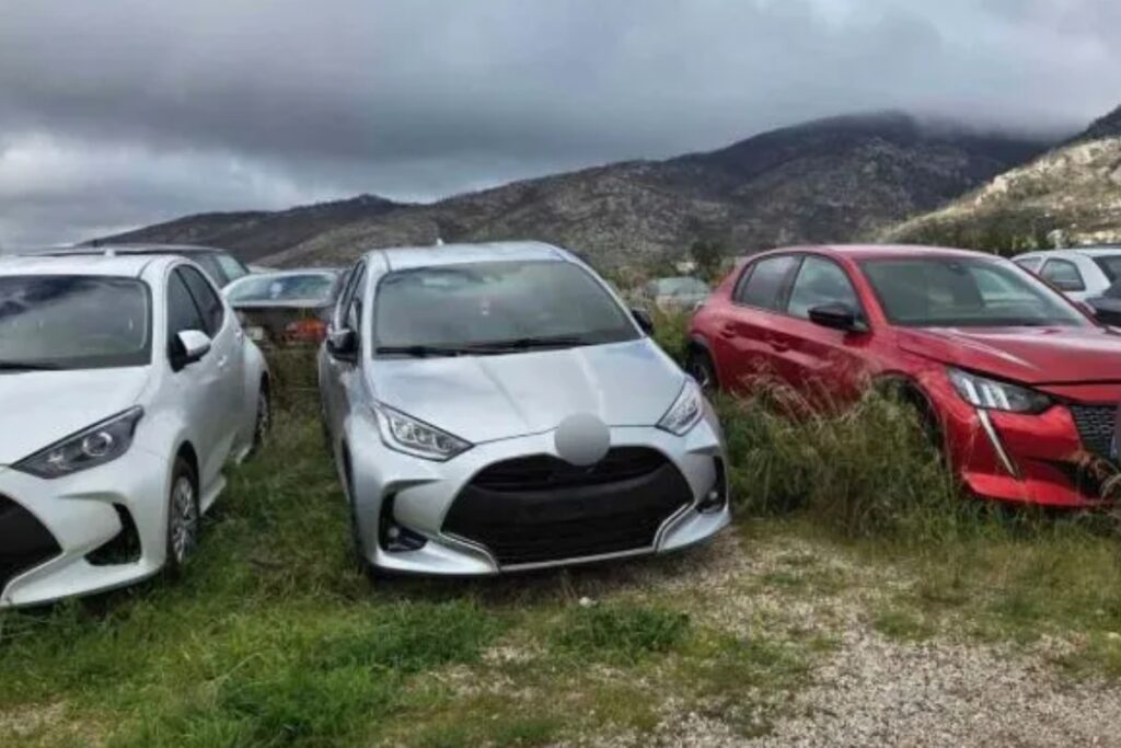 Αττική: Eξαρθρώθηκε εγκληματική οργάνωση που διέπραττε κλοπές και πλαστογραφίες οχημάτων – Τα κέρδη της ξεπερνούσαν το 1,5 εκατ. ευρώ