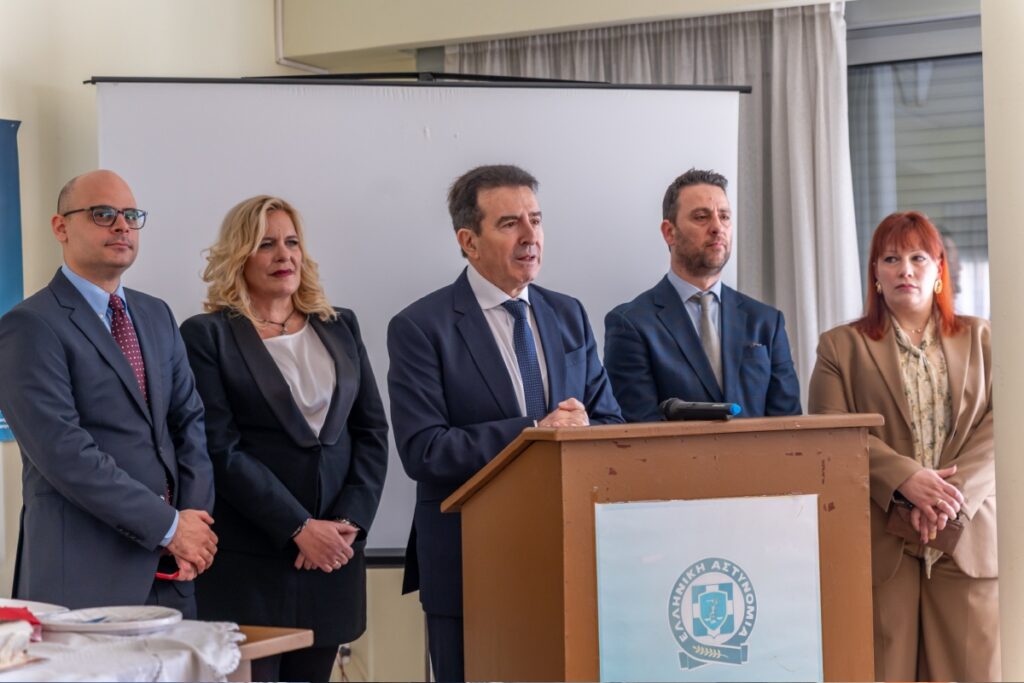 Χρυσοχοΐδης: Δικαίωση για τους ενστόλους η ενίσχυση των εισοδημάτων – Συνεχίζουμε να εγγυόμαστε την ασφάλεια των πολιτών