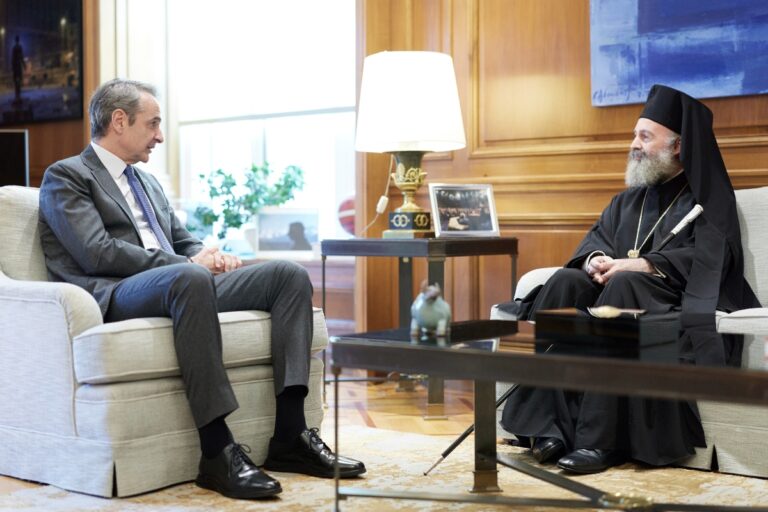 Μητσοτάκης σε Αρχιεπίσκοπο Αυστραλίας: Κατάκτηση για τον Ελληνισμό, η επιστολική ψήφος των ομογενών