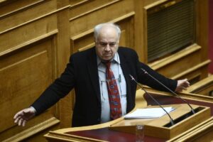 Παναγιώτης Παρασκευαΐδης: Και επίσημα εκτός ΠΑΣΟΚ που μένει με 32 βουλευτές – 27 πλέον οι ανεξάρτητοι