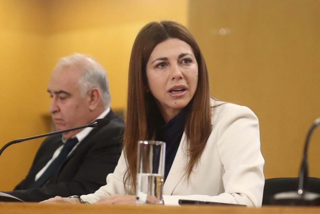 Ζαχαράκη για Εθνικό Απολυτήριο: Διάλογος χωρίς αιφνιδιασμούς – Τον Απρίλιο θα ανοίξει ψηφιακή 