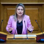 Χριστίνα Αλεξοπούλου για την επίθεση στο πολιτικό της γραφείο: Βγάλτε τις κουκούλες κι ελάτε να μιλήσουμε