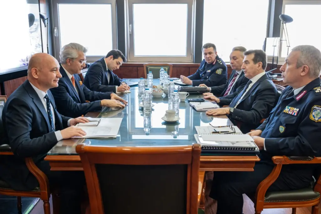 Διαδοχικές συναντήσεις Χρυσοχοΐδη με τους πρέσβεις Ολλανδίας και Τουρκίας: Στο επίκεντρο η ασφάλεια και καταπολέμηση του οργανωμένου εγκλήματος
