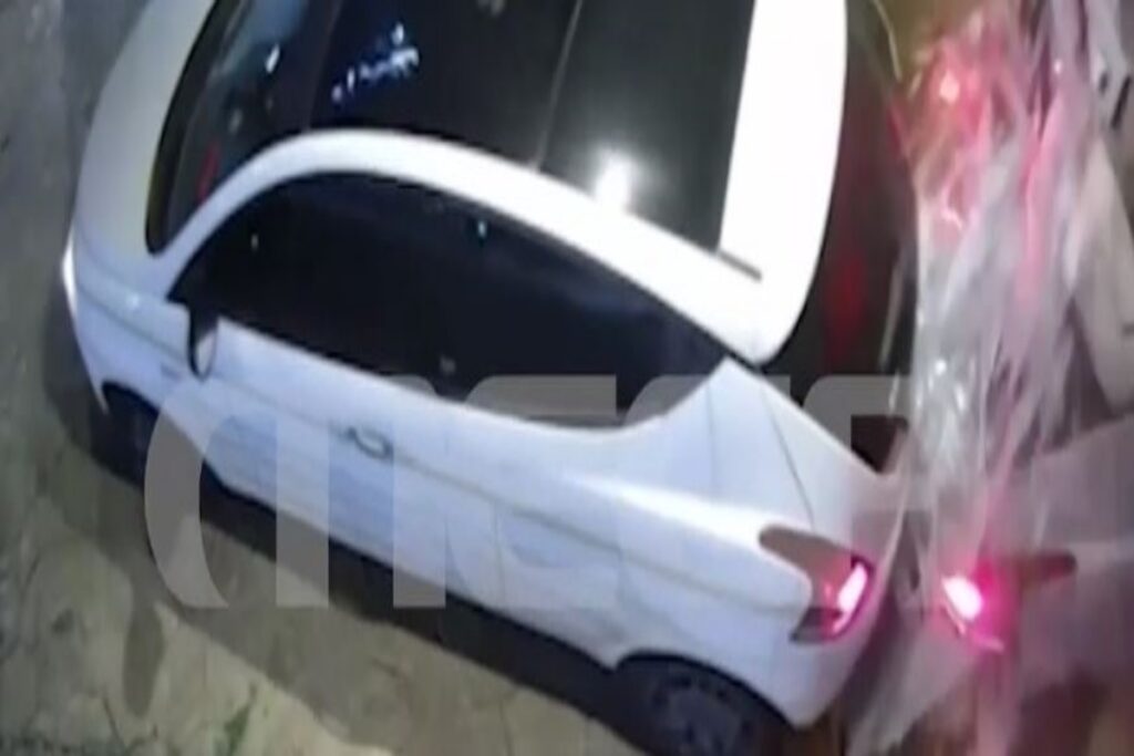 Βάρη: Βίντεο ντοκουμέντο από διάρρηξη σε επιχείρηση – Διέλυσαν την βιτρίνα και πήραν μοτέρ πισίνας και αντλίες [Βίντεο]