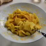 Η Τρελή Ροδιά είναι το αγαπημένο στέκι στα Πετράλωνα… για κάθε εποχή!