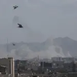 Πρεσβεία της Ελλάδας στο Ισραήλ: «Παραμείνετε σε ασφαλή σημεία, κοντά σε καταφύγια»