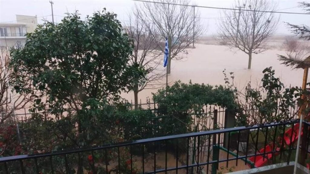 Έβρος: Σε κόκκινο συναγερμό – Ανεβαίνει η στάθμη του ποταμού