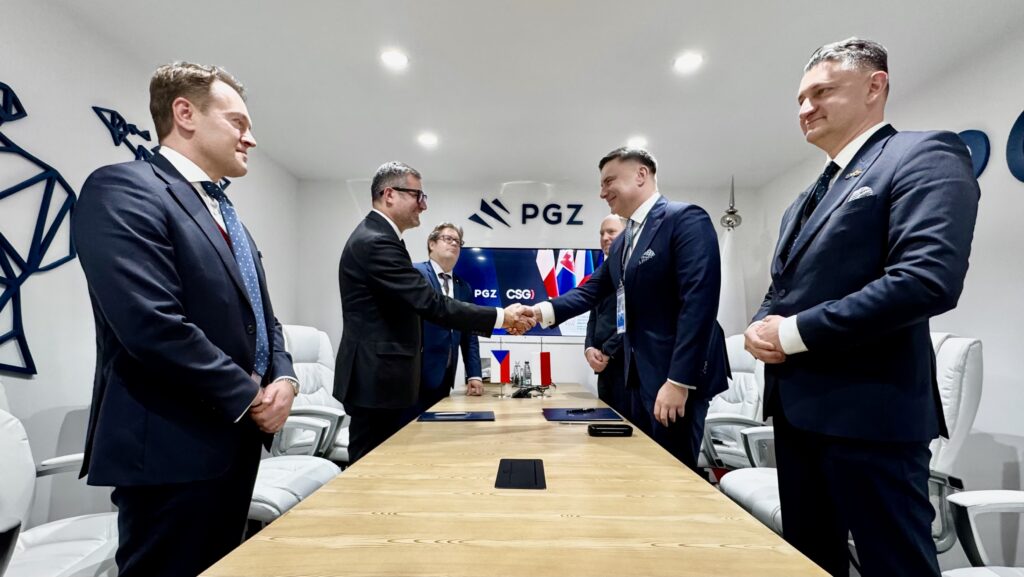 CSG και PGZ εγκαινιάζουν συνεργασία για την προσφορά αρθρωτού συστήματος ναρκοθέτησης σε πλαίσιο Tatra στις διεθνείς αγορές