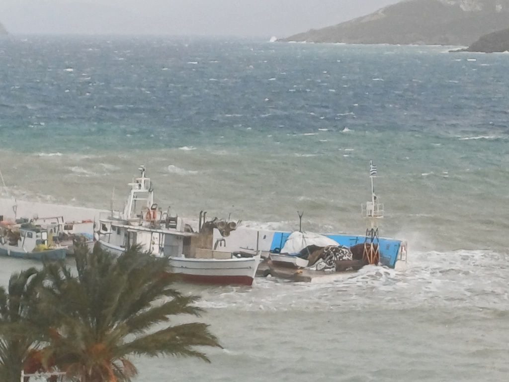 Κακοκαιρία στη Λέρο: Σε κατάσταση έκτακτης ανάγκης το νησί