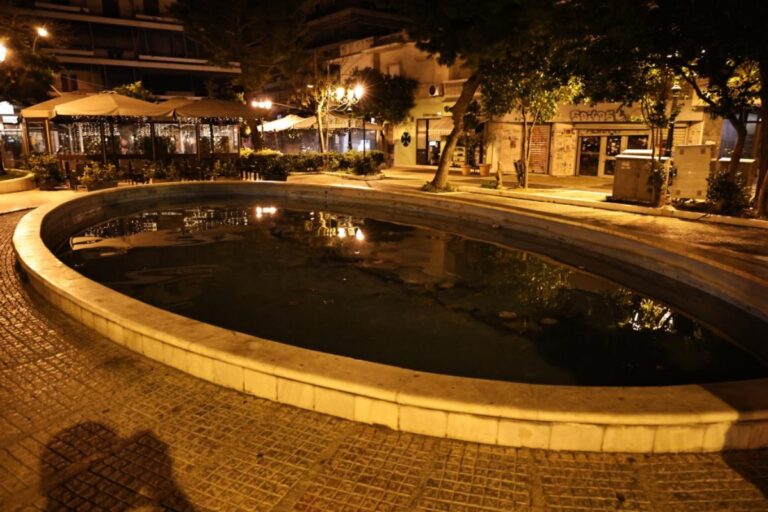 Καλλιθέα: Παραμένει σε κρίσιμη κατάσταση το κοριτσάκι που έπεσε στο σιντριβάνι – «Ήταν η κακιά στιγμή» – Κρίσιμα τα επόμενα 24ωρα [Βίντεο]